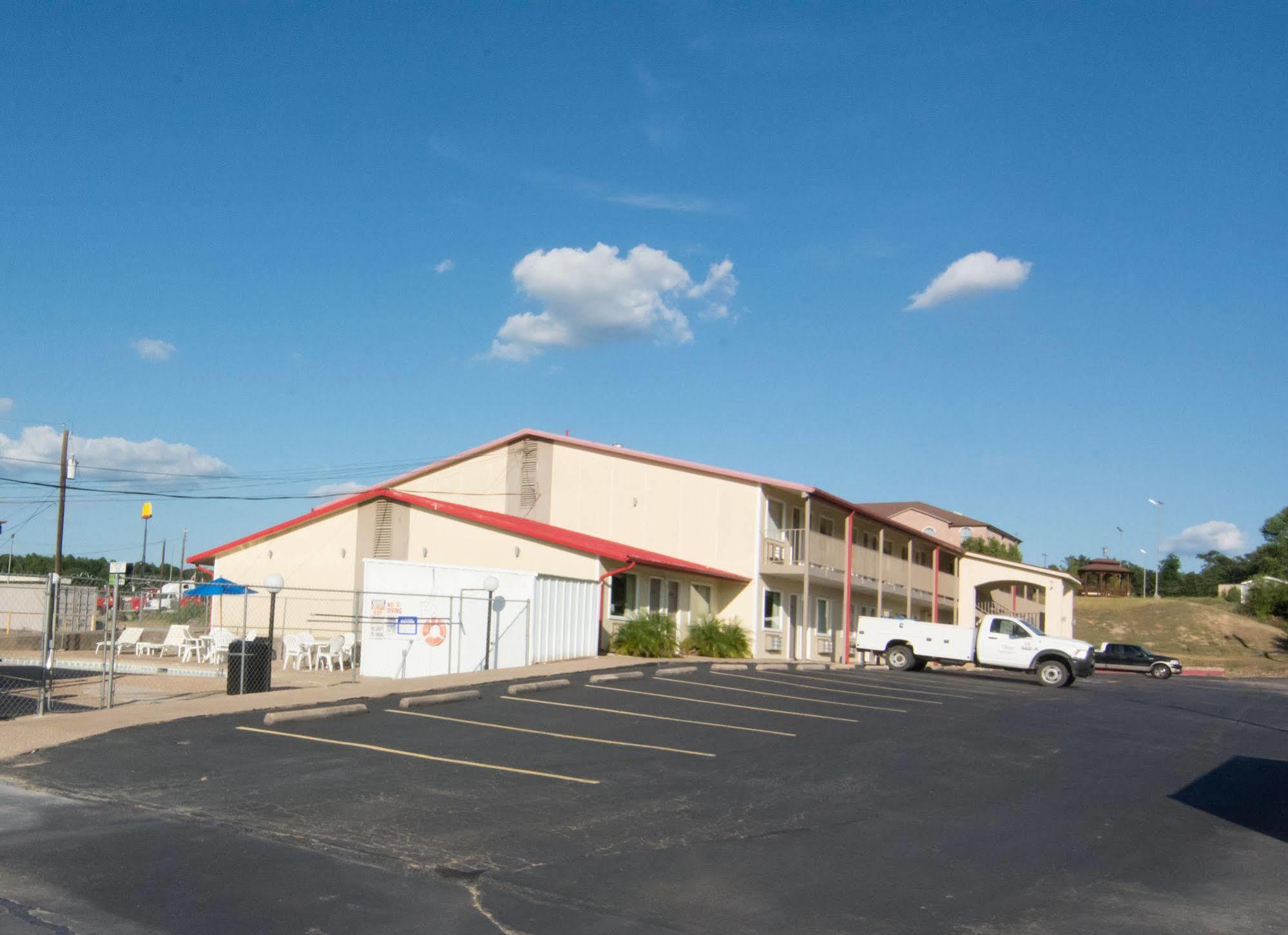 Red Roof Inn Buffalo, Tx Luaran gambar