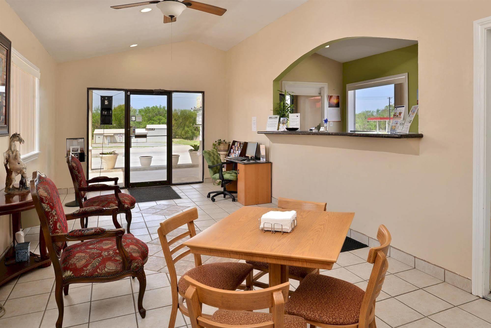 Red Roof Inn Buffalo, Tx Luaran gambar